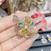 Camellia snilaka color gema amarilla diseño tesoro colgante chapado en oro destello completo de diamante lujo estilo Chanel colgante