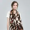 Estilo Bosque Retro Estampado Abstracto Verde Oscuro Bufanda Grande Shawl de Otoño e Invierno para Mujer Comercio Exterior Europeo y Americano Bufanda con Borlas de Terciopelo de Leche