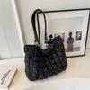 Bolsa plissada de grande capacidade 2023 outono e inverno Novo estilo coreano bolsa de ombro elegante feminino saco de saco de saco