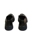 Mocassins femininos estilosos, sapatos de couro macio estilo britânico, coleção outono 2026, elegantes e versáteis, design slip-on preto, confortáveis de usar