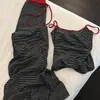 Pijama camisola casual retro de rayas finas para mujer, diseño fino de verano con ribete rojo, cómodo y casual conjunto de dos piezas para casa