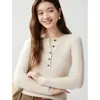 Tricô Feminino Outono/Inverno 2026 Gola Henley em Cashmere Botão Meio Aberto Gola Slim Fit Manga Longa Camada Base Top Macio e Fofo