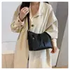 2026 Nueva Bolso de Hombro Único a la Moda para Debajo del Brazo, Bolso Tejido de Gran Capacidad de Nicho, Bolso de Mano de Alta Gama, Bolso Cruzado Tipo Cubo