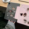 Gravata Borboleta Dachshund Coreana Adequada para Capa Protetora de Tablet iPad Pro Mini6Y Dobrável Lateral Air Suction 10ª Geração Fofa