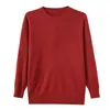 Blusa de tricô vermelha com gola redonda, modelagem solta e leve, adequada para mulheres de meia-idade e idosas, um suéter estiloso de outono para mães