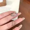 Anillo de Cobre Ecológico de Media Luna con Incrustaciones Completas de Circonita, Único y Exquisito, Diseño de Banda Ancha Ajustable con Circonitas Blancas Incrustadas