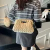 Bolsa de Ombro Tricotada em Lã Nova Outono e Inverno Bolsa de Mão Plush Tecida Acolchoada Bolsa Transversal com Corrente