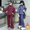 Conjunto Deportivo de Polar con Cuello Alto y Media Cremallera para Niñas Otoño e Invierno Elegante para Niños Grandes Casual Pantalones de Chándal Engrosados Conjunto de Dos Piezas Moderno