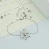 Pulseira Trevo de Quatro Folhas da Sorte para Mulheres com Pingente de Aço Banhado a Titânio, Corrente para Clavícula Flor de Verão, Pulseira de Nicho
