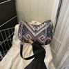 Bolso de axila popular de este año, bolso de mujer 2023, nuevo bolso de hombro de moda retro de estilo étnico, bolso pequeño simple informal