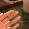 Pendientes de Cristal con Hoja de Arce Degradada Retro para Mujer, Lujo de Nicho Accesible, Elegantes de Gama Alta, Pendientes Atmosféricos, Pendientes Únicos y Hermosos
