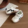 Zapatos Deportivos Infantiles 2026 Nuevos Primavera y Otoño Niños Antideslizantes Suela Suave Cuero Tenis para Niñas Zapatos de Bebé