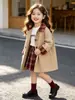 Ropa infantil transfronteriza, ropa infantil de una pieza para dropshipping, abrigo para niña, nuevo abrigo de gabardina a cuadros para otoño estilo coreano al por mayor