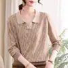 Elegante top de punto holgado para primavera y otoño con cuello, adecuado para mujeres de 40 años en adelante, una cómoda camiseta de manga larga