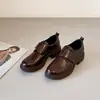 Mocasines Retro de Suela Gruesa y Punta Redonda para Mujer, Nuevo Estilo Otoño 2026, Zapatos de Commuter con Velcro, Tacón Grueso y Corte Profundo, Zapatos de Piel para Mujer
