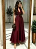 Vestido longo de chiffon plissado sem mangas com decote em V, estilo europeu e americano, 825W, elegante e sofisticado, perfeito para banquetes e eventos noturnos