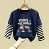 Camiseta de Manga Longa 100% Algodão para Meninos Primavera/Outono 2026 Nova Estilosa Desenho Animado Falso Duas Peças Top Roupa de Primavera Infantil Camisa Base