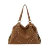 Bolso de hombro retro de otoño para mujer, nuevo bolso tote de moda con remaches 2026, bolso de mano grande para viaje