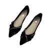 Sapatos slip-on estilo francês com toque suave, sapatos femininos de bico fino com sola macia, sapatos de outono 2026 novos com decote baixo, sapatos baixos