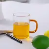Tazas de té de vidrio de colores, hechas a medida y resistentes a altas temperaturas, para preparar té verde, leche y otras bebidas; tazas de vidrio de paredes gruesas con asas y lados rectos, diseñadas para té verde