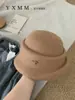 [Super Padrão] Chapéu Elegante de Lã de Alta Qualidade Estilo Hepburn para Mulheres no Outono e Inverno Quente Chapéu de Pescador Versátil