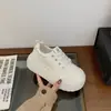 Zapatos casuales de plataforma gruesa para mujer, que aumentan la altura, nueva colección otoño/verano 2026, zapatillas populares para estudiantes, zapatos estilo Forrest Gump, versátiles y fáciles de combinar