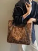 Bolso de Hombro de Moda Bolso Tote Grande para Mujer Bolso de Mano Casual Retro Bolso Cubo Versátil Comercio Exterior Transfronterizo