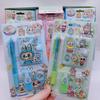 Set de Papelería Capibara Kuromi Bolígrafos Estudiantiles de Cuatro Colores con Cuaderno Marcador Cinta Adhesiva y Set de Pegatinas