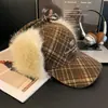 Chapéu de Pato Bordado Vintage Marrom de Aba Larga para Mulheres, Chapéu de Inverno para Proteger as Orelhas, Emagrecimento Facial, Chapéu Lei Feng à Prova de Frio