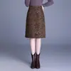 Falda Estampado Leopardo Otoño e Invierno Nuevo Estilo 2025 Moderna y Versátil Cintura Alta Efecto Adelgazante Línea A Cubre Cadera Falda de Una Pieza Longitud Media