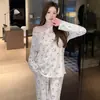 Pijama Estilo Chica Dulce para Mujer Primavera y Otoño Estampado Completo Hello Kitty de un Hombro Manga Larga Pantalón Largo Suave Agradable a la Piel Ropa de Casa para Chica Joven