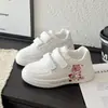 Zapatillas Deportivas de Dibujos Animados de Moda para Niños 2026 Nuevo Estilo Primavera y Otoño Suela Suave Transpirables Zapatos Blancos para Niños y Niñas