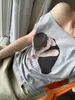 Estilo Nuevo de Verano Retro Holgado Estampado de Personajes Hombros Descubiertos con Hombro Diagonal Mangas Cortas y Camiseta de Letras