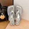Chanclas de Cuña de Color Sólido para Mujer, Nuevo Estilo Verano 2026, Sandalias de Tira Gruesa, Estilo Hada, Adecuadas para Combinar con Vestidos