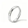 Anillo de Acero de Titanio con Flor de Cristal de Hielo Tallada Estilo Coreano de Lujo Ligero para Mujer, Anillos Versátiles de Oro de 18K que No se Desvanecen, Joyería de Moda