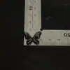 Alta permeabilidad estilo antiguo pequeño diseño de pasador de mariposa material mariposa tridimensional moldeado por goteo de pegamento al por mayor en stock material de diseño
