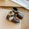 Botas de Cano Curto Vintage para Meninas 2026 Outono Novo Botas Antiderrapantes de Solado Macio para Crianças Botas de Couro Fashion e Versáteis para Bebês
