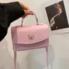 Bolso Bandolera Minimalista de Moda Tendencia Otoño 2025 Nueva Versión Coreana Bolso de Hombro Acolchado Nicho Versátil de Mano Pequeño Cuadrado