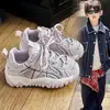 Zapatillas elegantes y a la moda para niños, nuevas zapatillas casuales de malla para otoño 2026 para niñas y niños pequeños, zapatillas de correr de moda