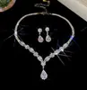 Pendientes Colgantes de Aro Cruzado con Circonita Cúbica en Forma de Gota Europeos y Americanos Set de Collar Joyería de Nicho Diseño de Sentido de Alto Lujo
