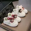 Zapatillas Deportivas para Niños 2026 Primavera y Otoño Nuevo Estilo Zapatos Blancos Casuales para Niños Mayores, Niños y Niñas, Suela Suave Antideslizante Zapatos Casuales con Estilo