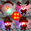 Broche Luminoso de Pelúcia de Natal Joia Colorida Piscante Presente Criativo Infantil Broche do Papai Noel Brinquedos de Natal
