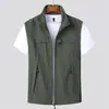 Chaleco de Hombre de mediana edad Four Seasons Delgado Papá Sin Mangas Cuello Multi-bolsillo Secado Rápido Chaleco Chaleco con Logo Personalizado