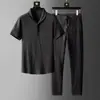 Direto do Fabricante: Conjunto de Verão Masculino de Manga Curta, Novo Estilo Camiseta e Calça Longa Conjunto de Duas Peças, Tamanho Grande, Caimento Solto, Roupa Esportiva Casual