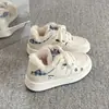 Zapatillas blancas de alta gama, forradas de felpa, con suela gruesa para mujer, nueva colección de invierno 2026, forradas de felpa, zapatos cálidos de algodón, zapatillas casuales, mocasines de nicho