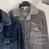 Outono e Inverno 8611 Normcore Masculino Veludo de Ilha Roupa de Casa Engrossado Quente Pijama Forrado com Fleece Cor Pura Gola Lapela Conjunto de 2 Peças