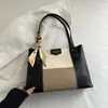 Bolsa Tote Patchwork Color-Blocking Tendência Nova Estação Outono, Bolsa Grande Capacidade para o Dia a Dia com Design Único, Bolsa de Ombro Versátil para Mulheres