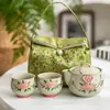 Conjunto de Chá Kung Fu Camélia Pintado à Mão Bolsa de Armazenamento para Viagem ao Ar Livre Copo Expresso Portátil Um Bule Duas Xícaras de Chá de Cerâmica Bule