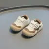 Nueva colección de otoño de zapatos para caminar antideslizantes y de suela blanda para bebés, adecuados para niños y niñas de 0 a 1, 2, 3 años, zapatos funcionales para niños pequeños, diseñados para prevenir lesiones en los dedos del pie.