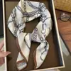 Pañuelo pequeño cuadrado de algodón y lino con estampado paisley en blanco y negro para mujer, adecuado para primavera, otoño e invierno, pañuelo para el cuello